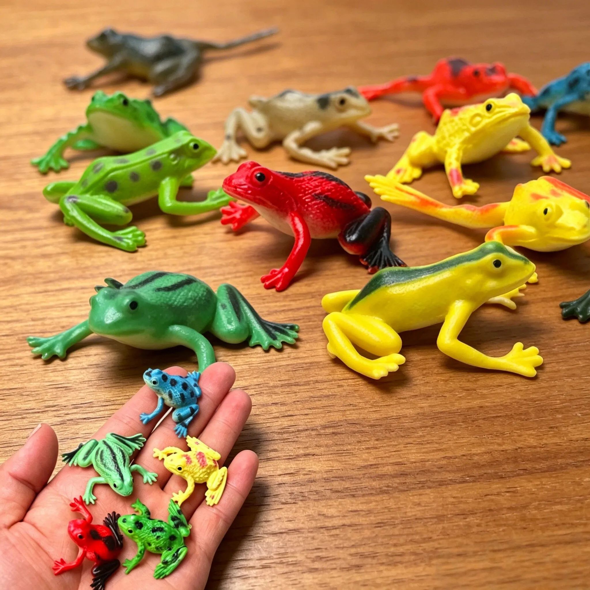 12 個リアルなカエル像子供科学おもちゃ PVC 熱帯ツリー - Science And Hobby のレビューと価格